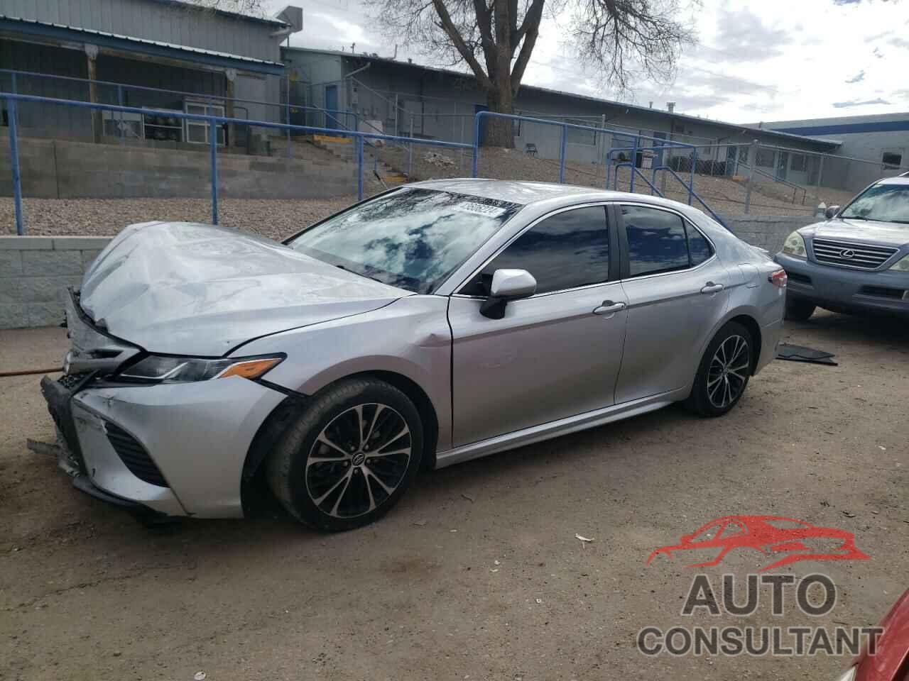 TOYOTA CAMRY 2018 - 4T1B11HK3JU603970