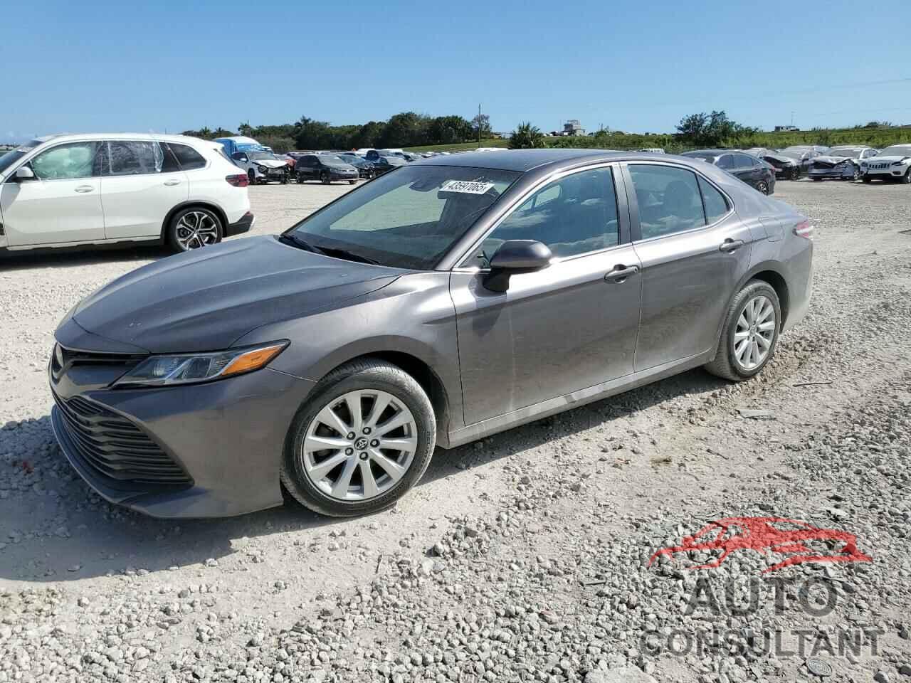 TOYOTA CAMRY 2018 - 4T1B11HK8JU654638