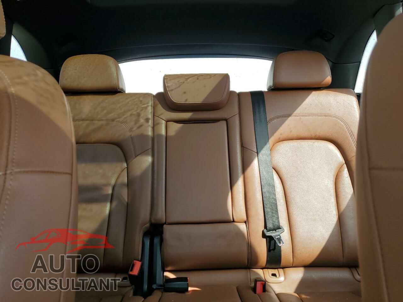 AUDI Q5 2012 - WA1LFAFP3CA059302