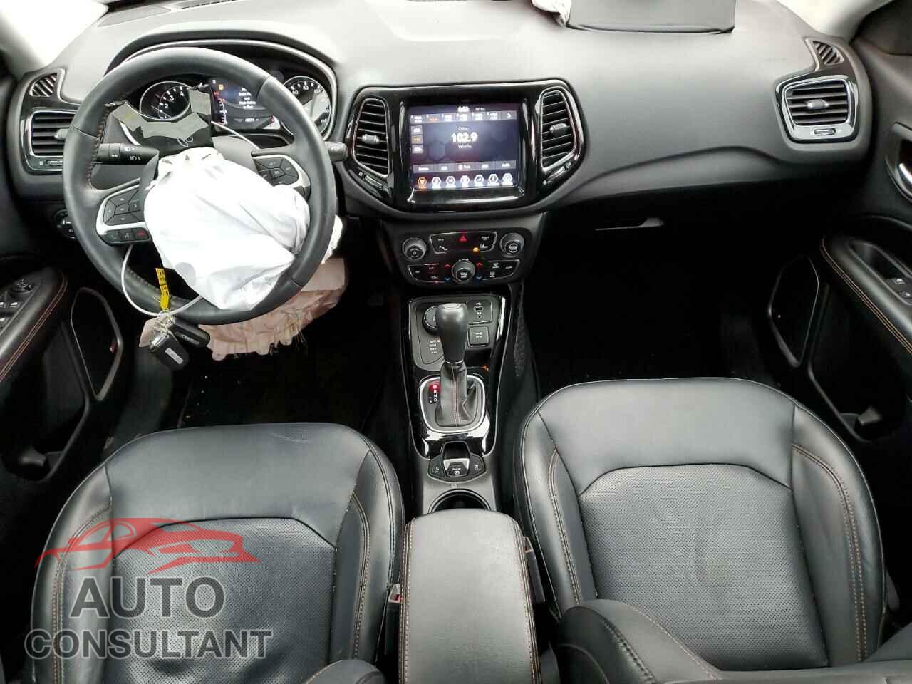 JEEP COMPASS 2018 - 3C4NJDCB4JT482600