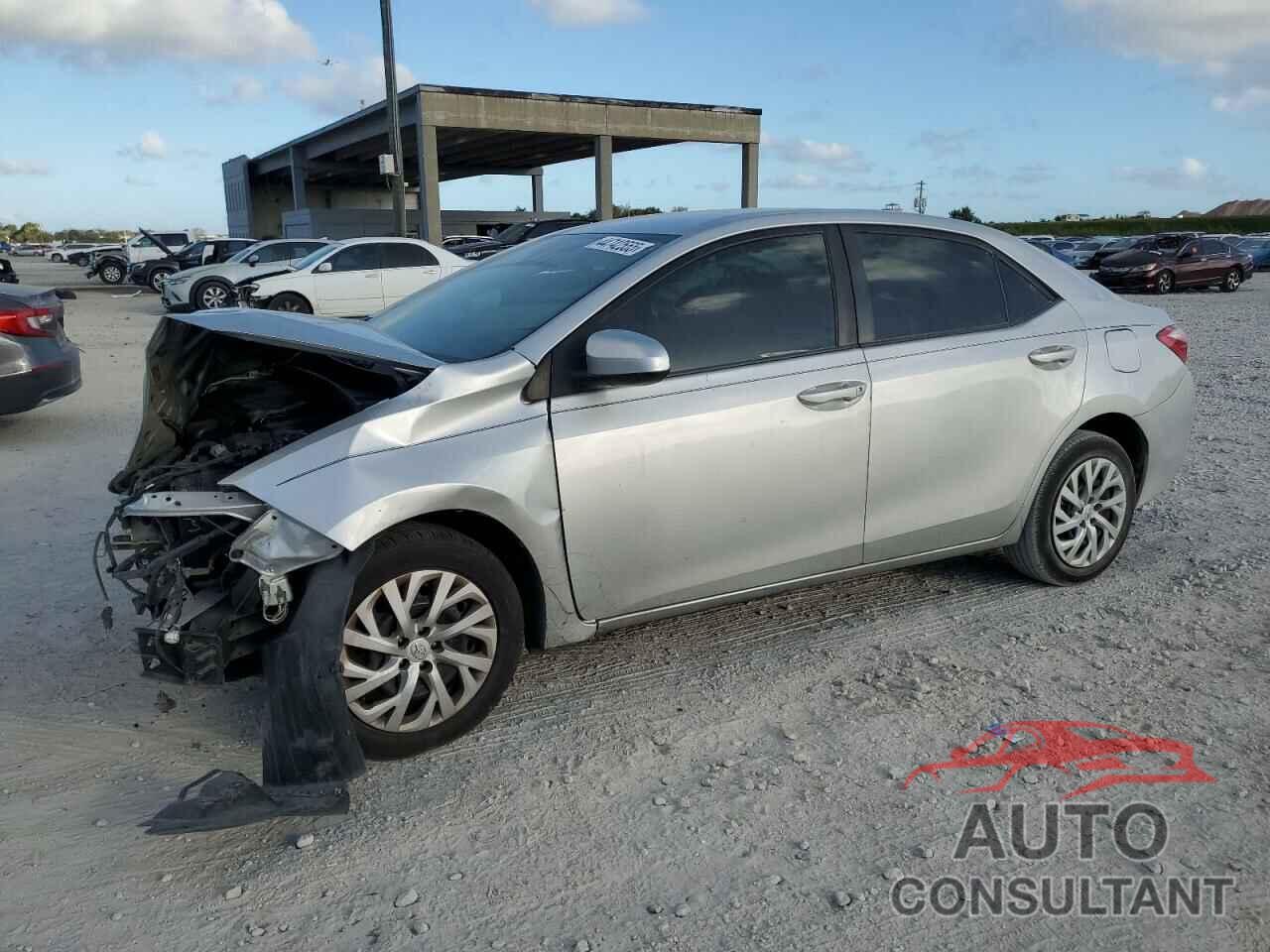 TOYOTA COROLLA 2018 - 5YFBURHE9JP780427