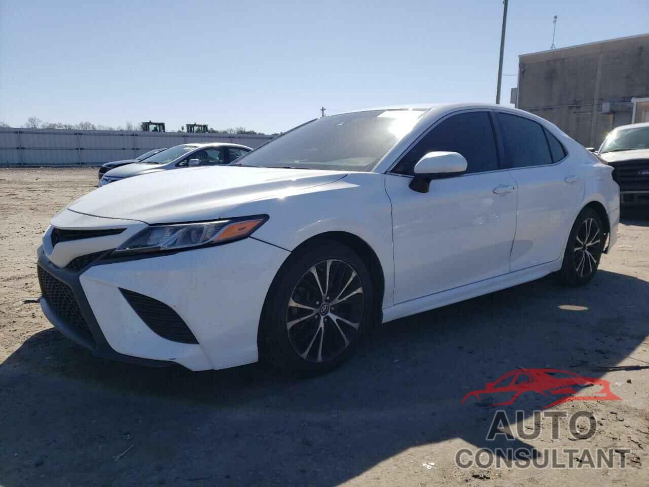 TOYOTA CAMRY 2018 - 4T1B11HK7JU085488