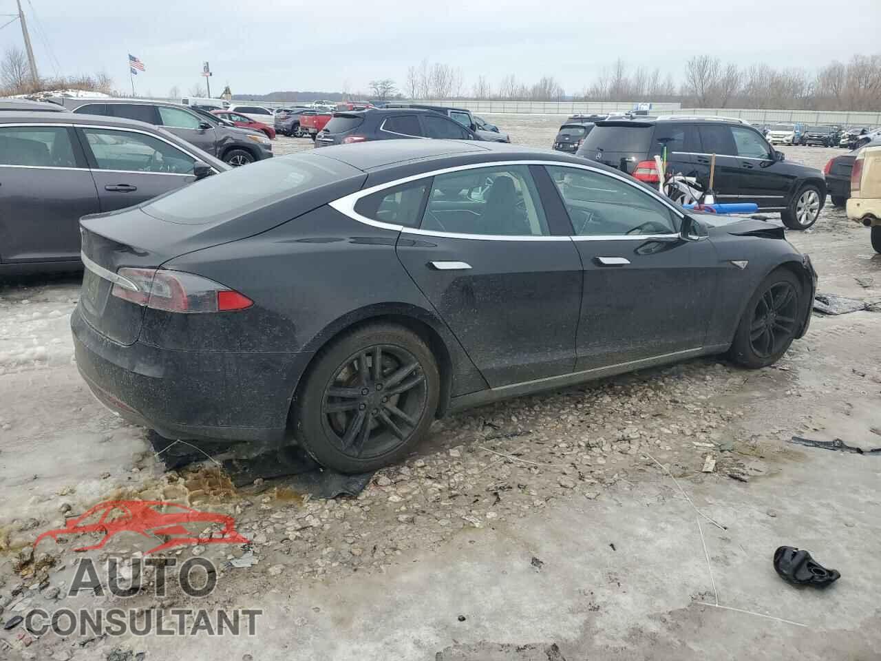 TESLA MODEL S 2013 - 5YJSA1CN8DFP27459