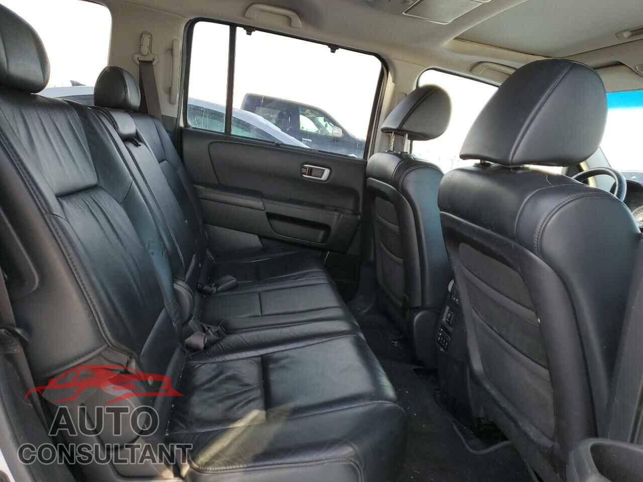 HONDA PILOT 2011 - 5FNYF4H91BB501592