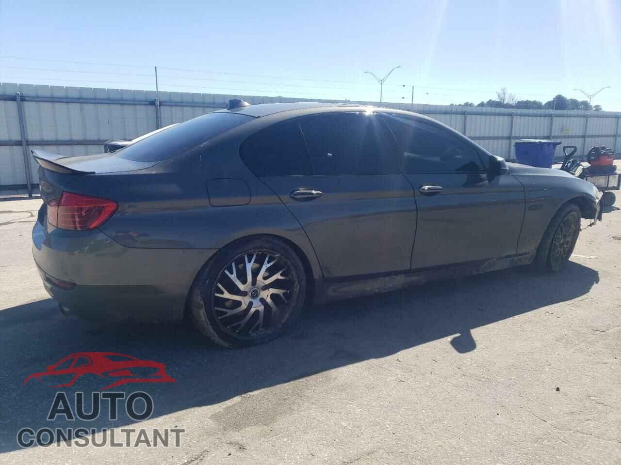 BMW 5 SERIES 2015 - WBA5B1C52FD921177