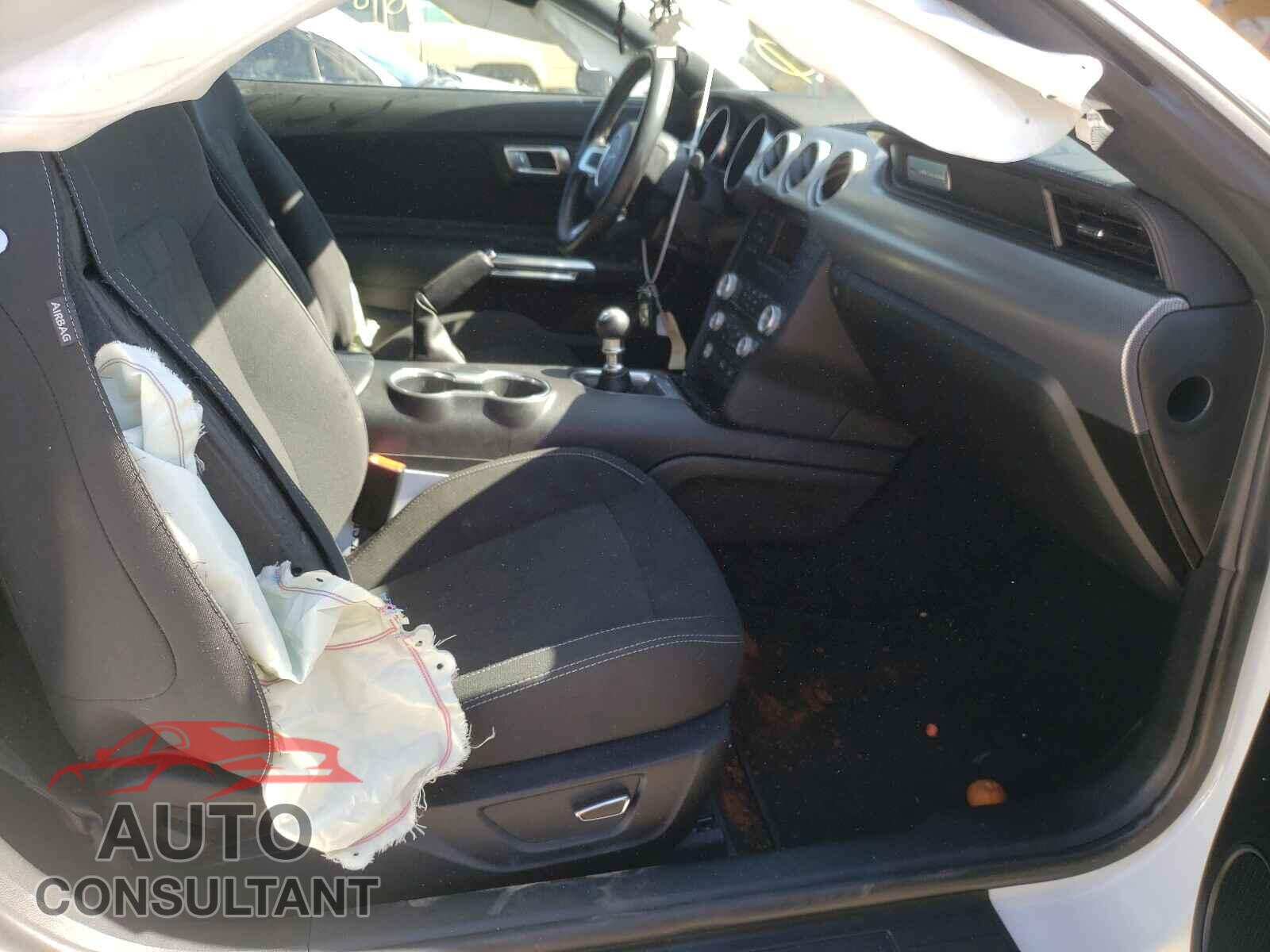 FORD MUSTANG 2019 - 1FA6P8CF4K5197769