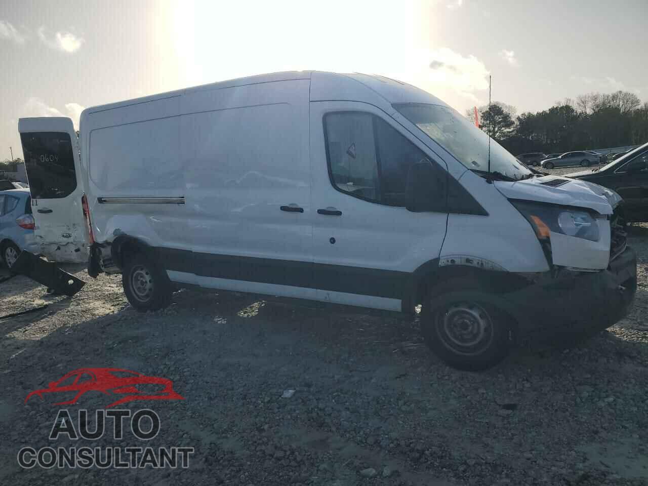 FORD TRANSIT 2019 - 1FTYR2CM5KKA00604