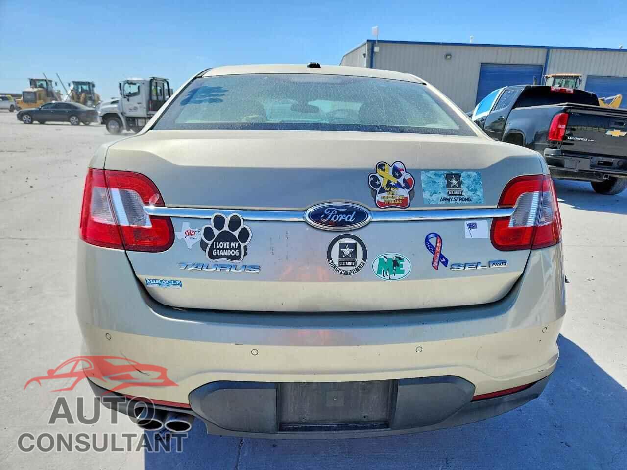 FORD TAURUS 2010 - 1FAHP2HWXAG132605