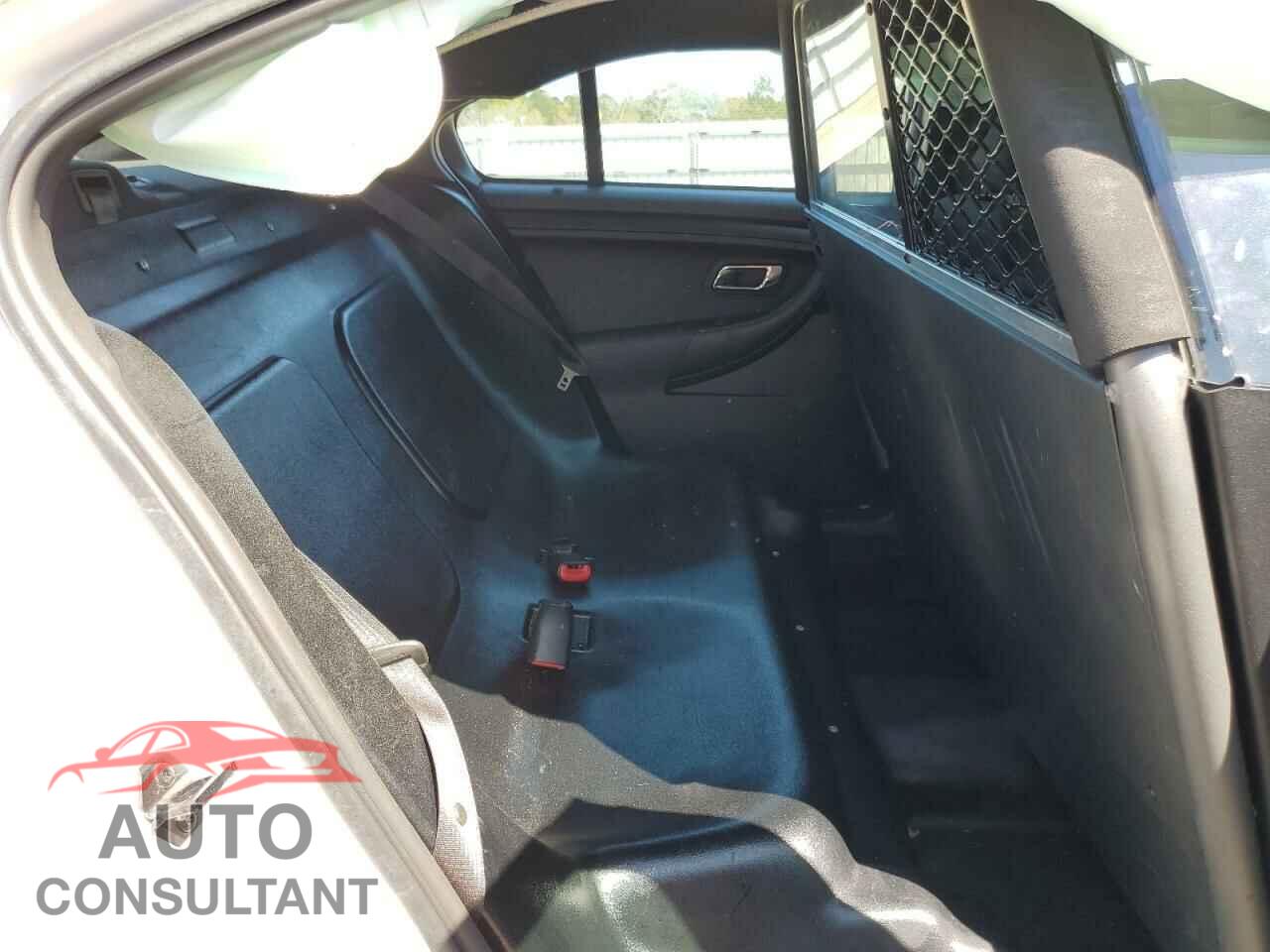 FORD TAURUS 2018 - 1FAHP2MKXJG123647