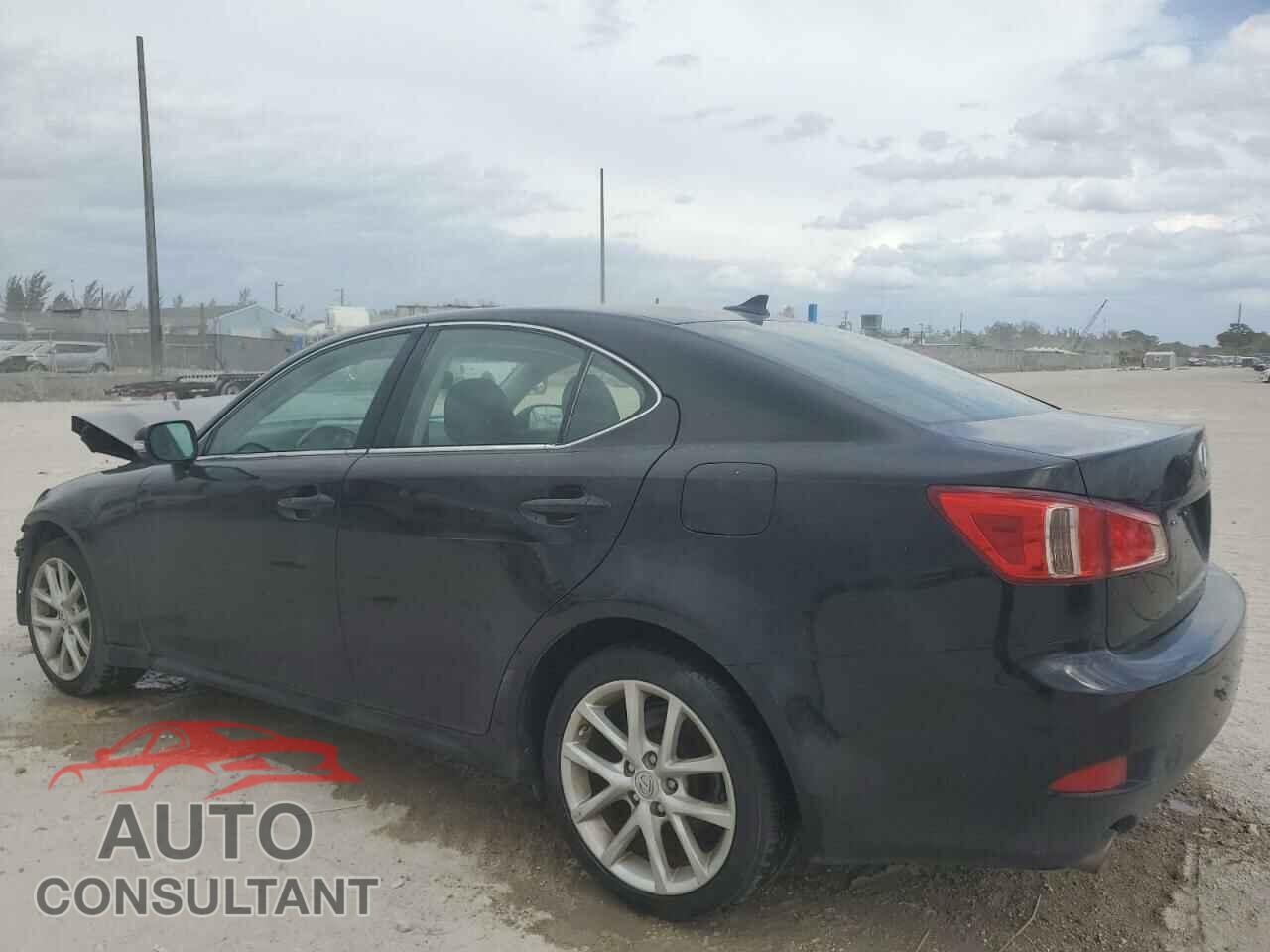 LEXUS IS 2011 - JTHCF5C25B5046420