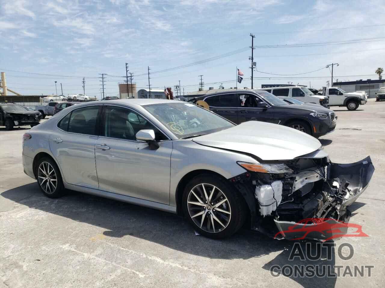 TOYOTA CAMRY 2022 - 4T1F11AK8NU024040