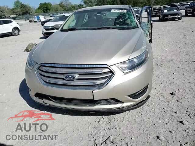 FORD TAURUS 2017 - 1FAHP2E88HG117181