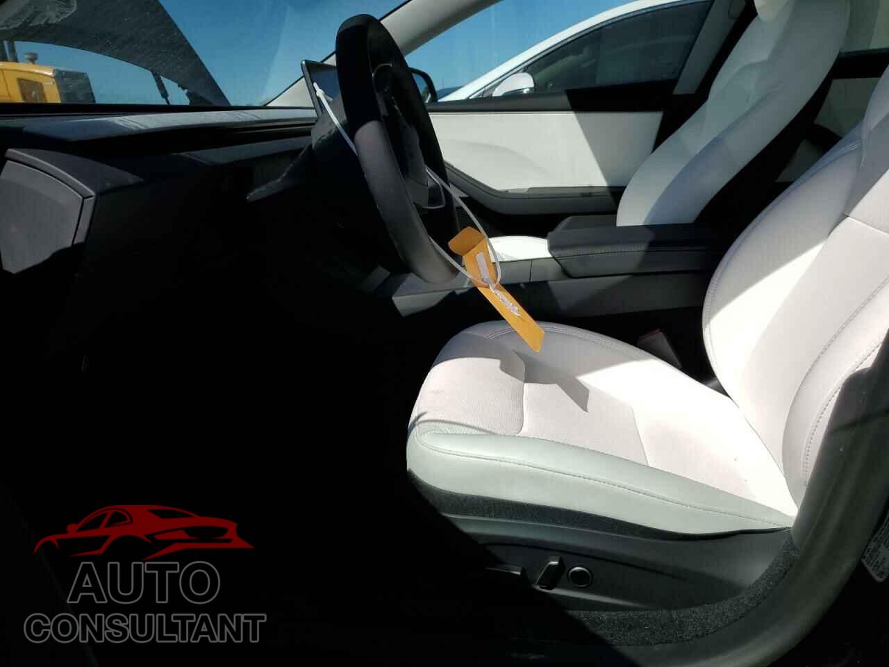 TESLA MODEL 3 2025 - 5YJ3E1EA5SF941776