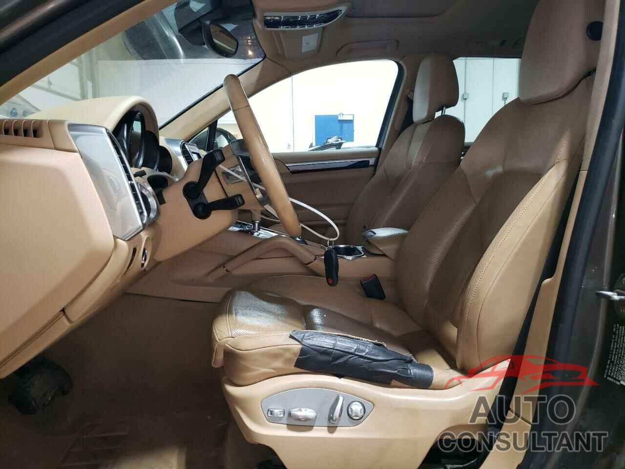 PORSCHE CAYENNE 2016 - WP1AF2A28GKA42475