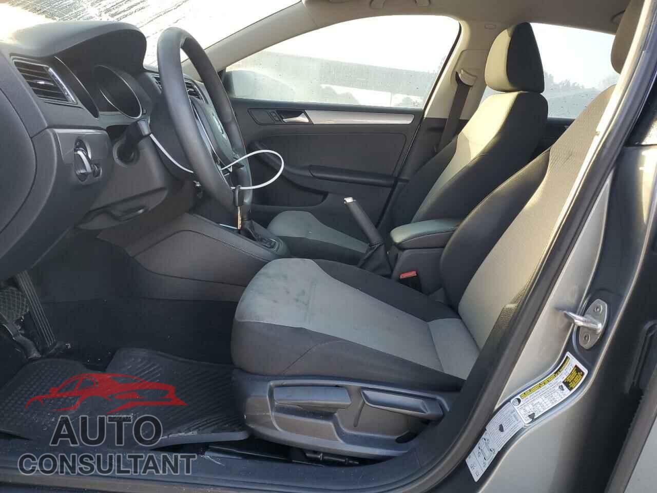 VOLKSWAGEN JETTA 2017 - 3VW2B7AJ4HM242539