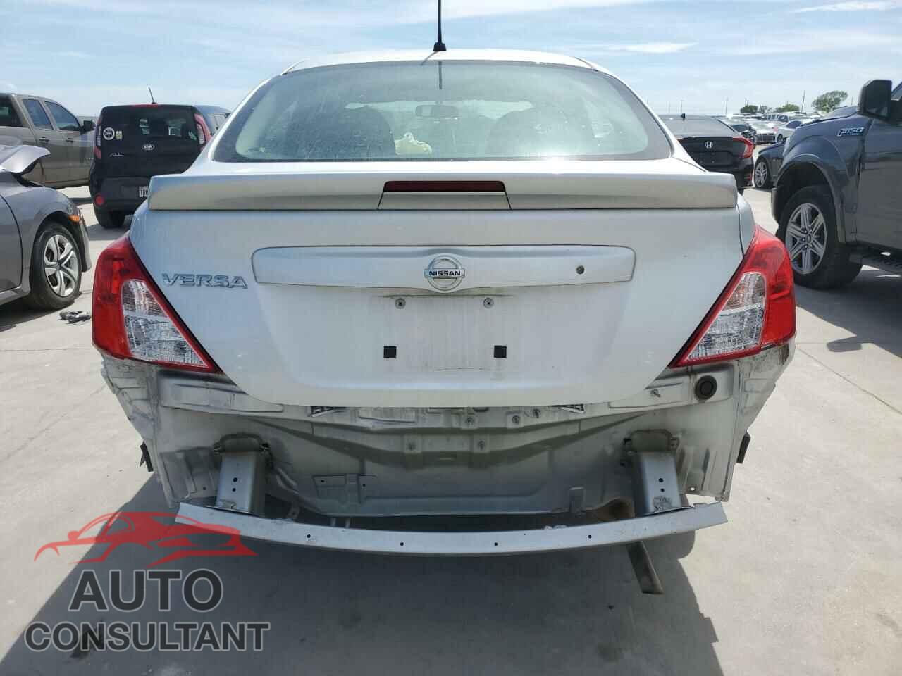 NISSAN VERSA 2017 - 3N1CN7AP3HL861807