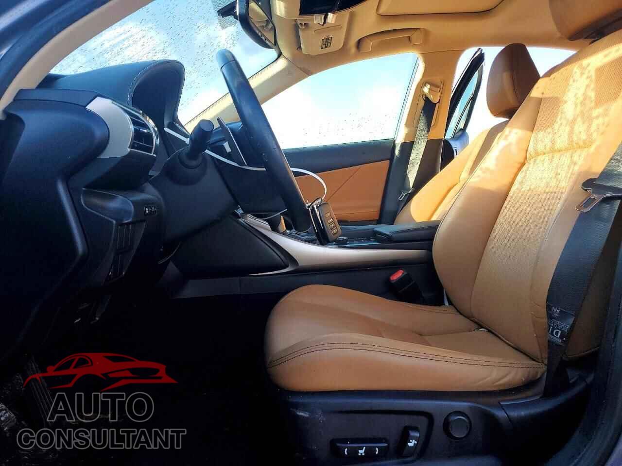 LEXUS IS 2014 - JTHBE1D24E5002130