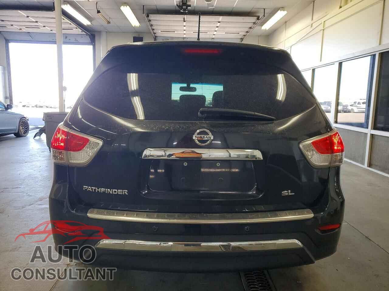 NISSAN PATHFINDER 2016 - 5N1AR2MN0GC606477
