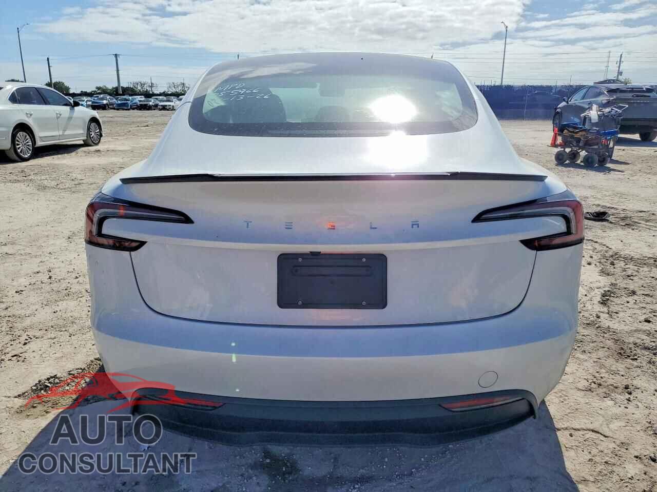 TESLA MODEL 3 2025 - 5YJ3E1EA6SF055966