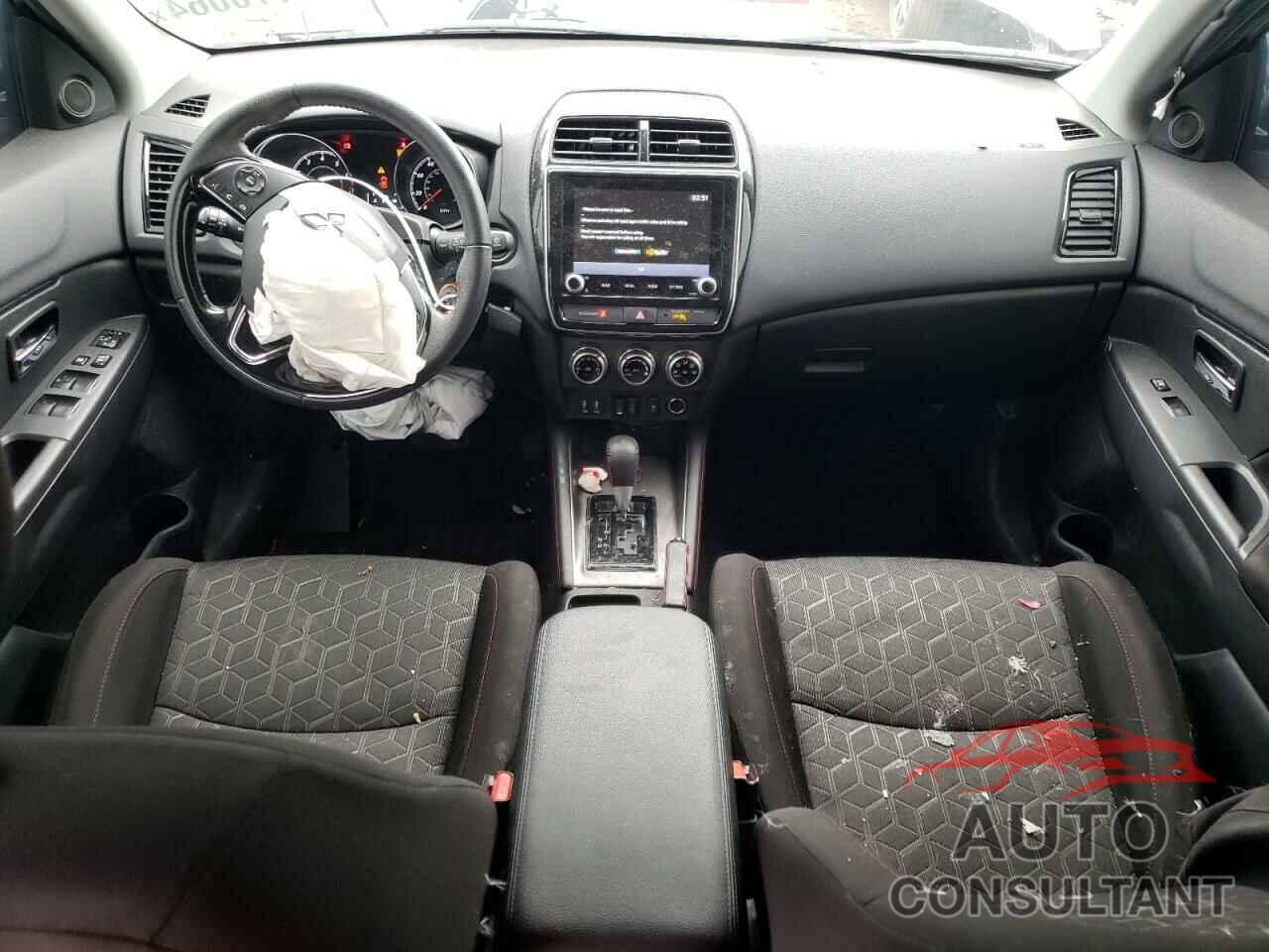 MITSUBISHI OUTLANDER 2022 - JA4APUAU5NU020845