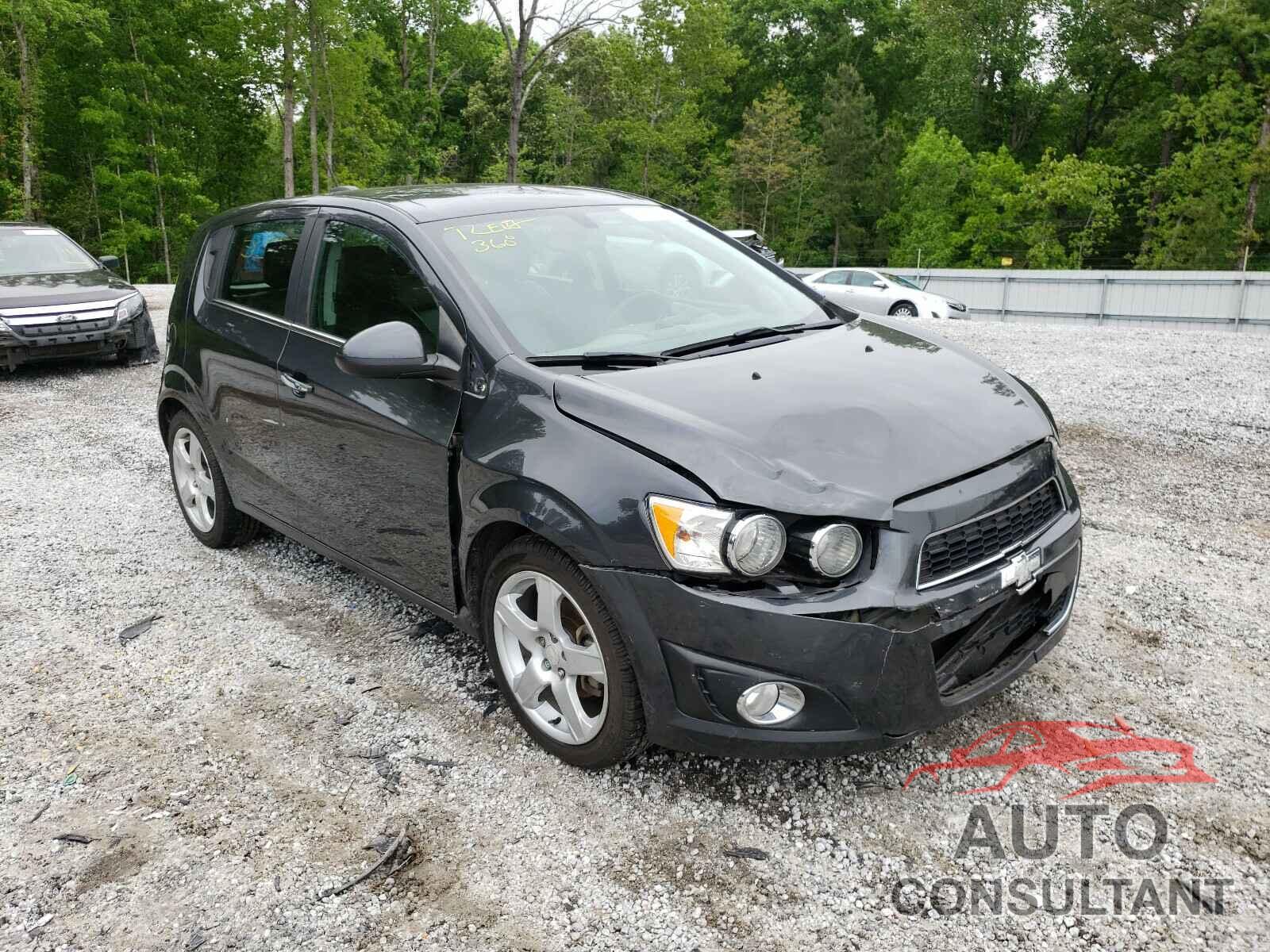 CHEVROLET SONIC 2016 - 1G1JE6SB2G4144829