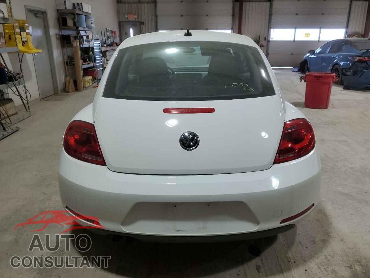 VOLKSWAGEN BEETLE 2012 - 3VWJP7AT0CM608875