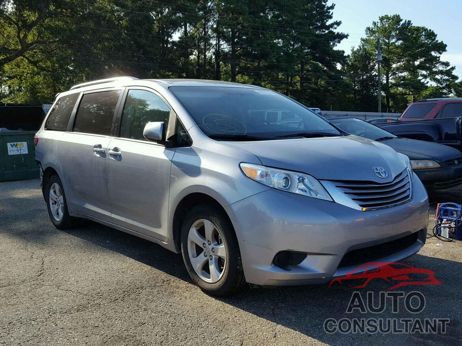 TOYOTA SIENNA LE 2017 - 5TDKZ3DC7HS894432