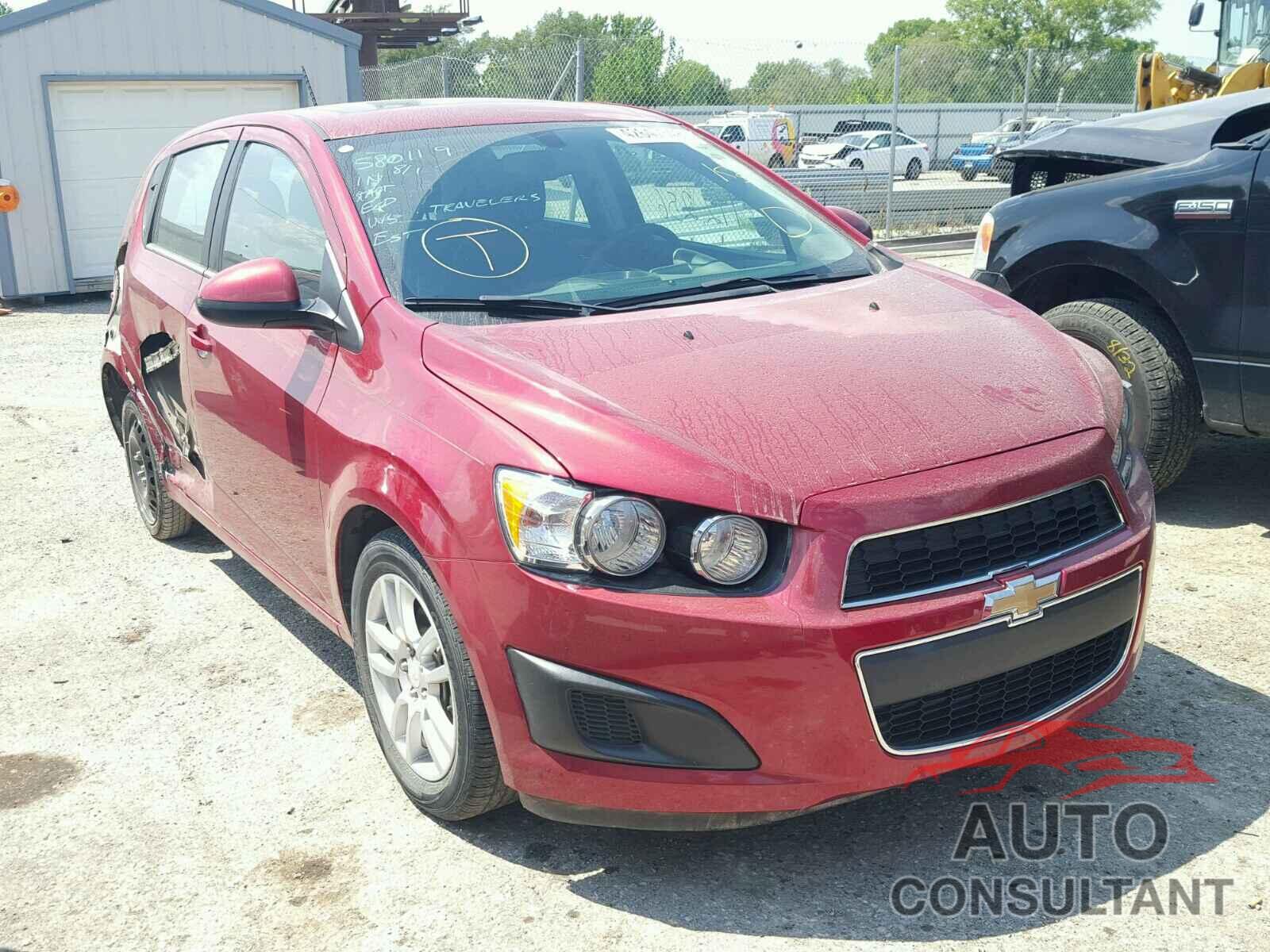 CHEVROLET SONIC 2015 - 1G1JC6SB8F4138439