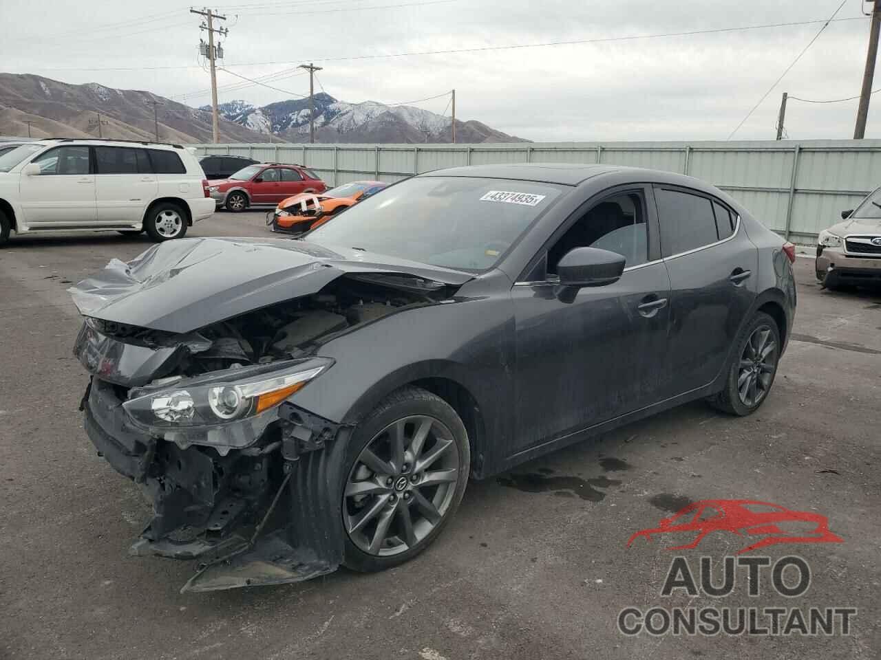 MAZDA 3 2018 - 3MZBN1V32JM272435