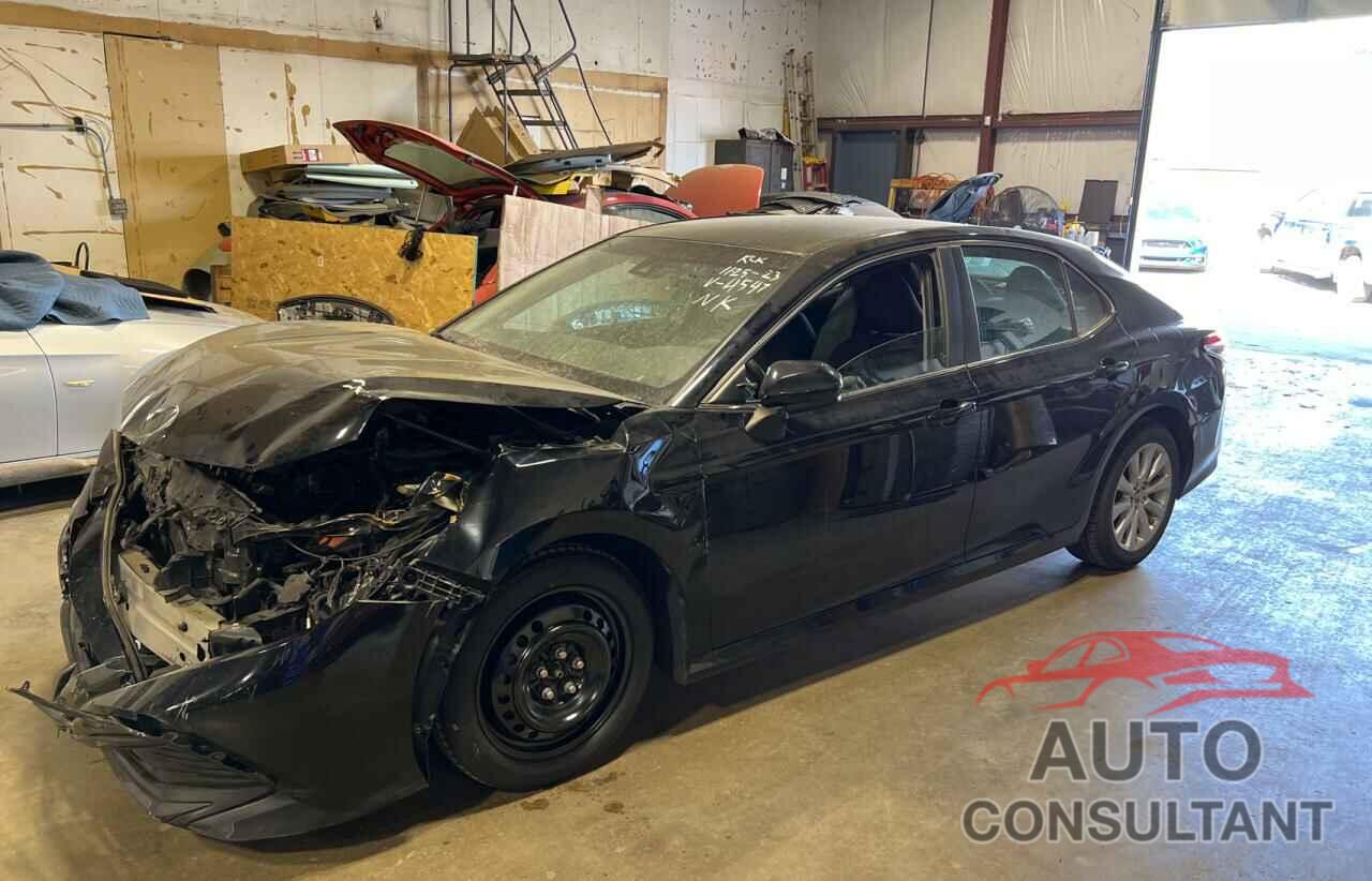 TOYOTA CAMRY 2018 - 4T1B11HK3JU544547