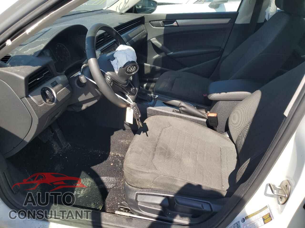 VOLKSWAGEN PASSAT 2021 - 1VWAA7A34MC013323