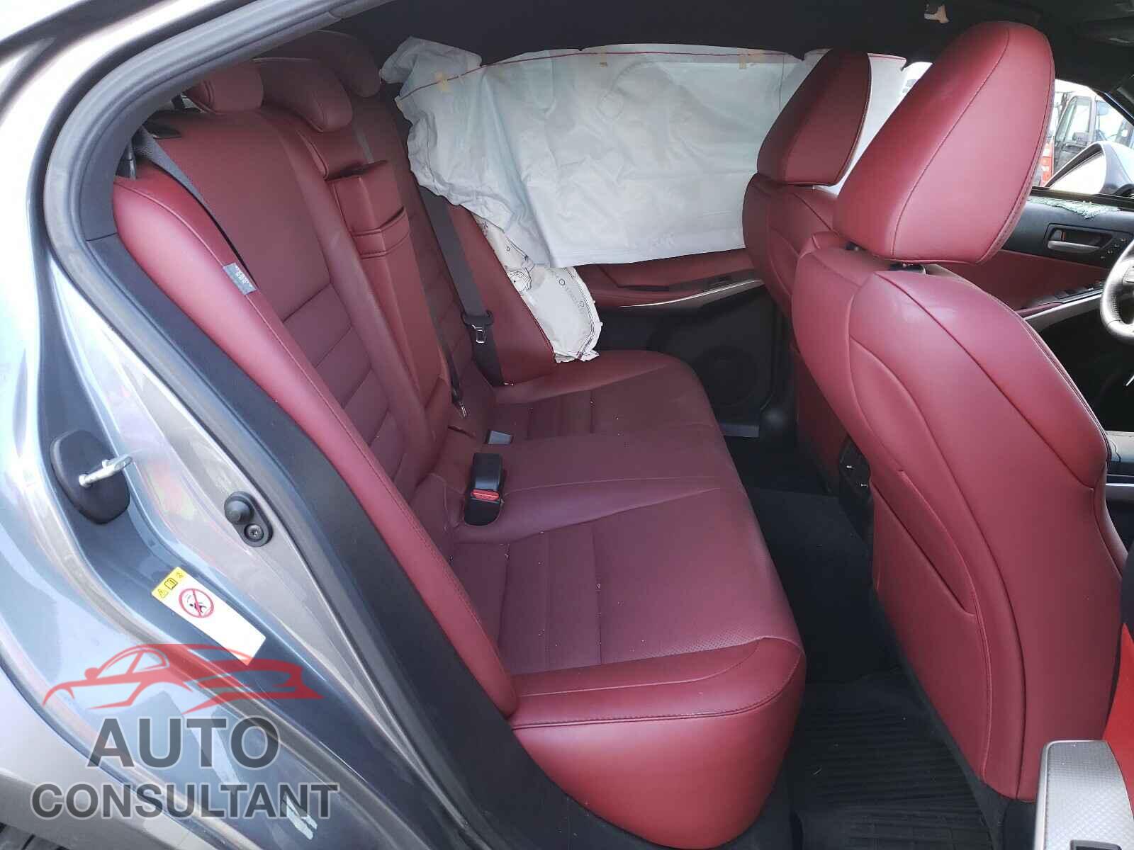 LEXUS IS 2018 - JTHBA1D2XJ5078215