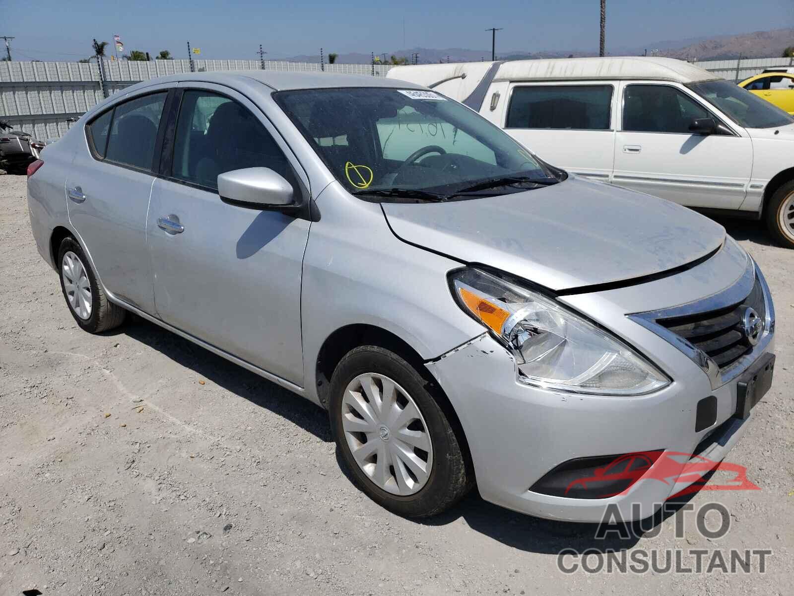 NISSAN VERSA 2018 - 3N1CN7AP0JL850933