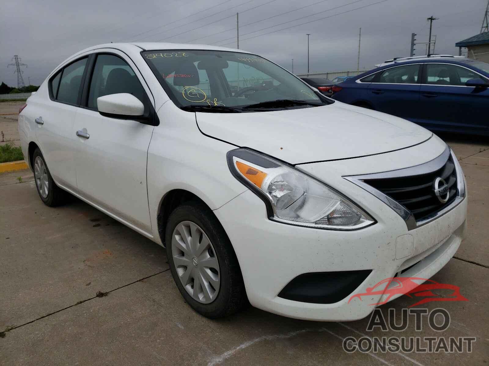 NISSAN VERSA 2018 - 3N1CN7AP0JL814028