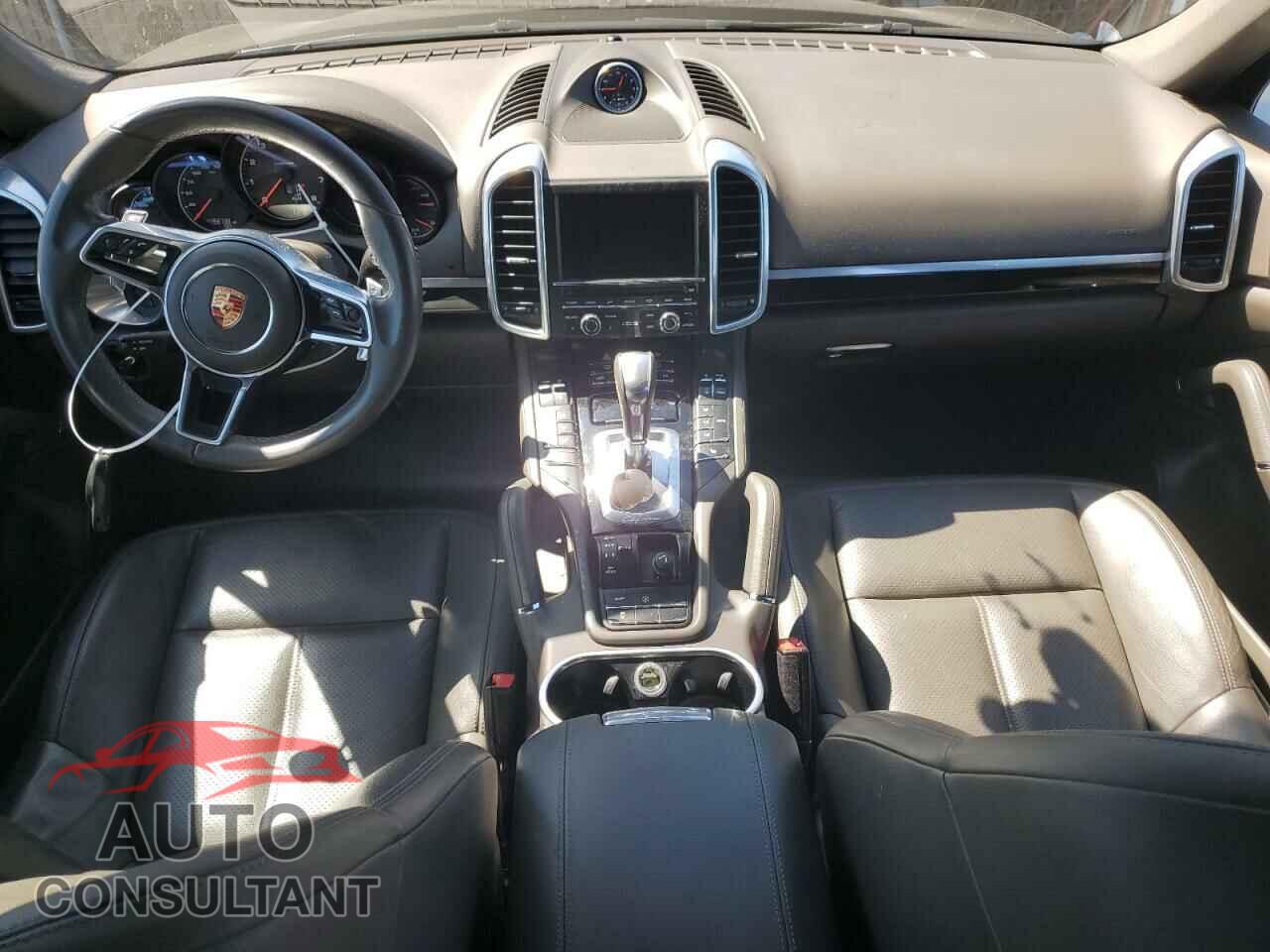 PORSCHE CAYENNE 2016 - WP1AA2A2XGLA06604