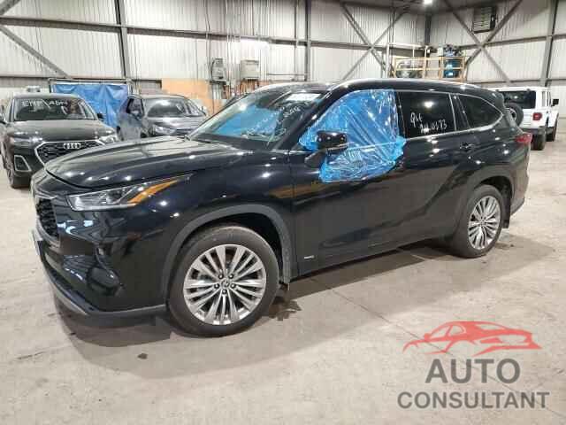 TOYOTA HIGHLANDER 2023 - 5TDEBRCH6PS589195