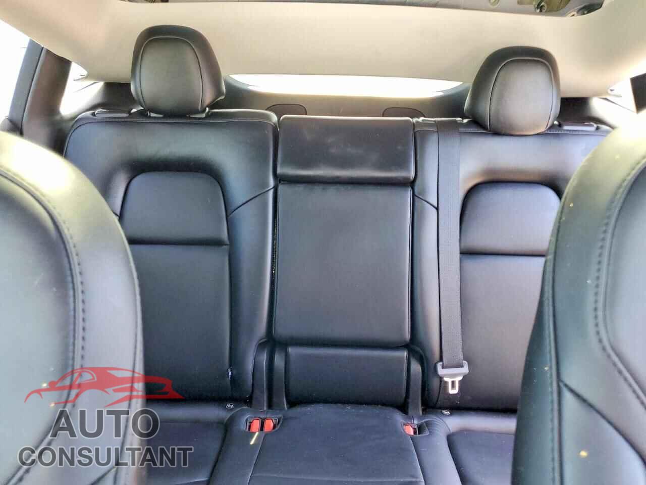 TESLA MODEL Y 2024 - 7SAYGDED7RF211585