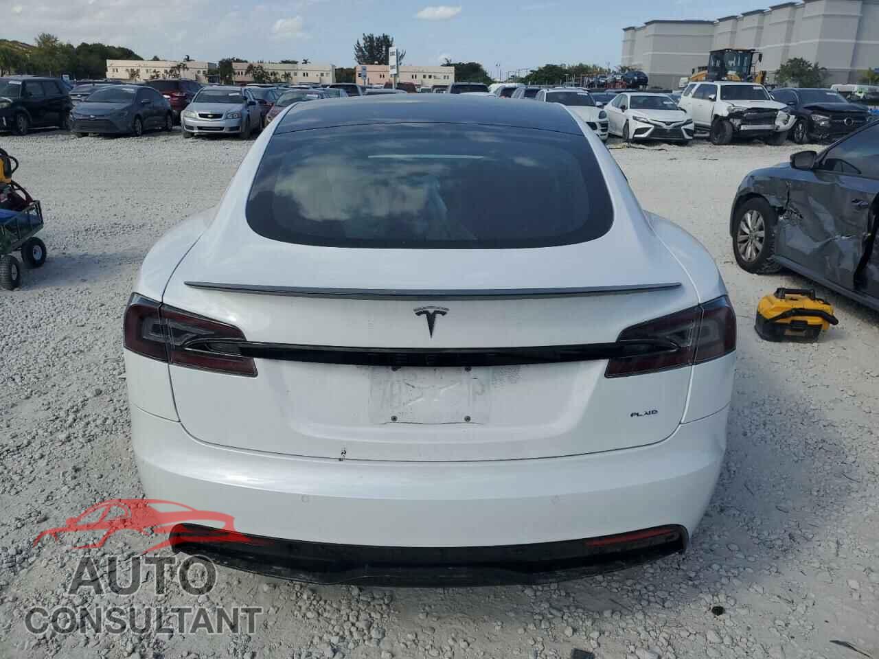 TESLA MODEL S 2021 - 5YJSA1E64MF451996