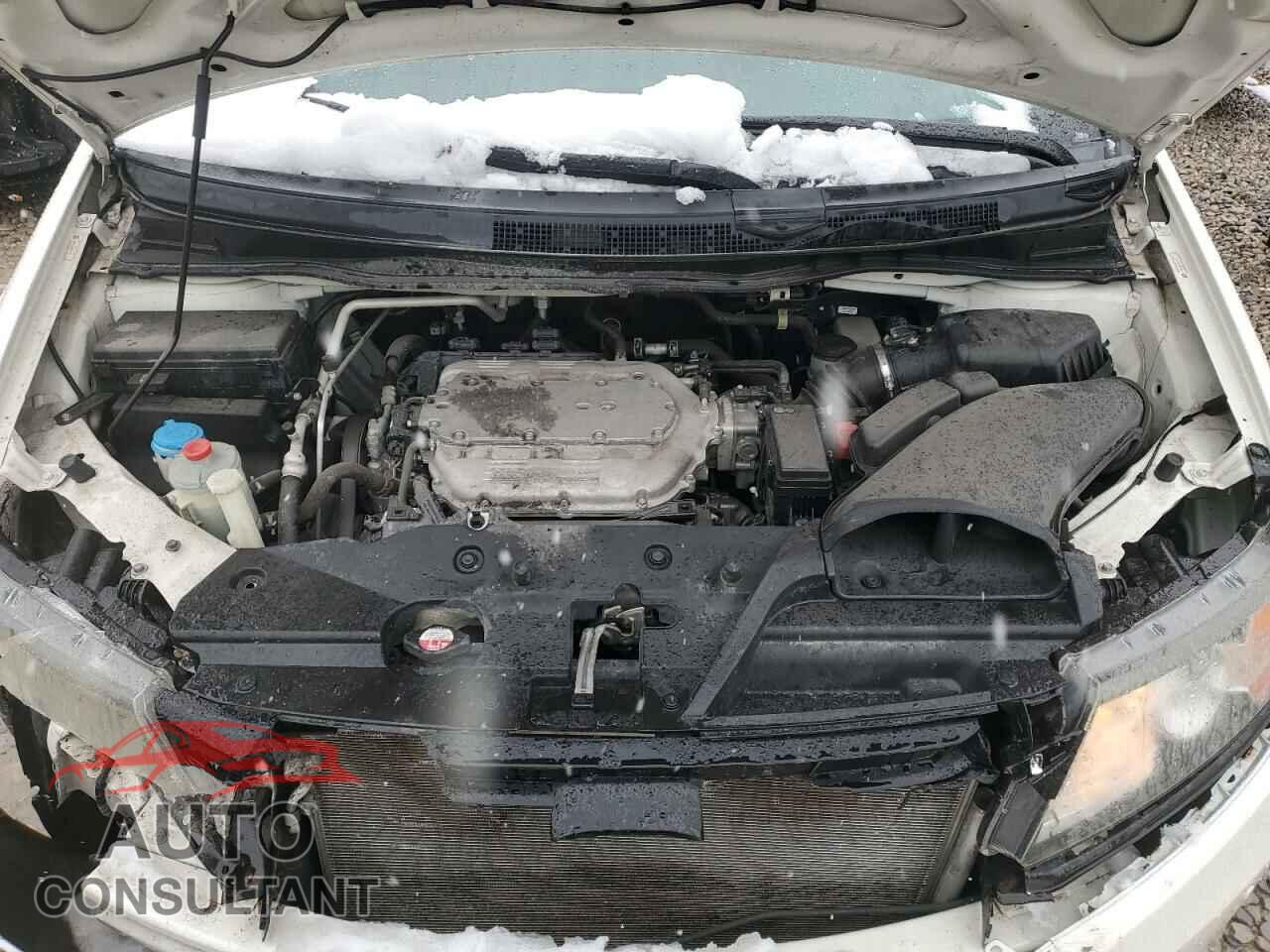 HONDA ODYSSEY 2015 - 5FNRL5H96FB070496