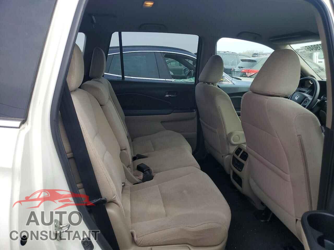 HONDA PILOT 2016 - 5FNYF6H39GB028524