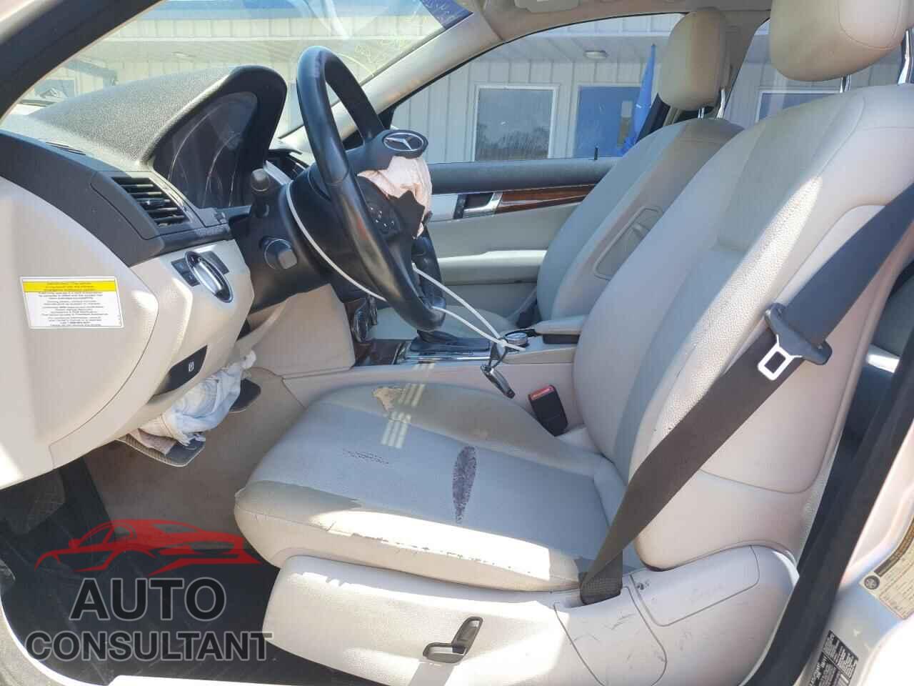 MERCEDES-BENZ C-CLASS 2011 - WDDGF5EB0BR174305