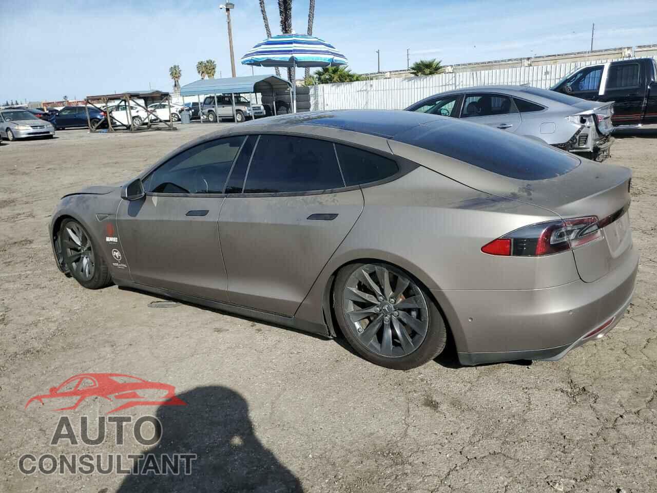 TESLA MODEL S 2014 - 5YJSA1H19EFP55892