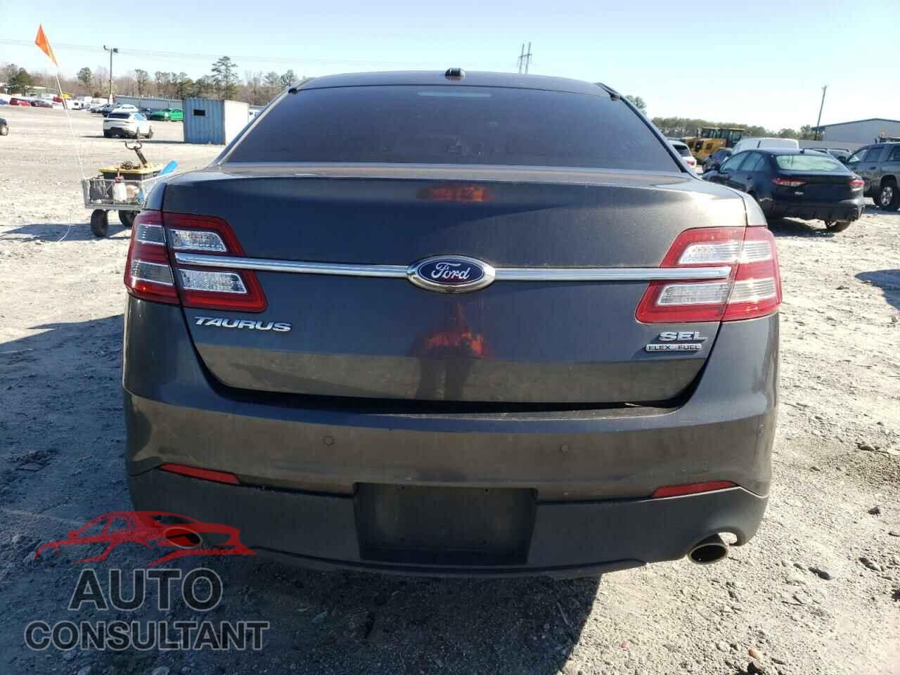 FORD TAURUS 2018 - 1FAHP2E88JG103724
