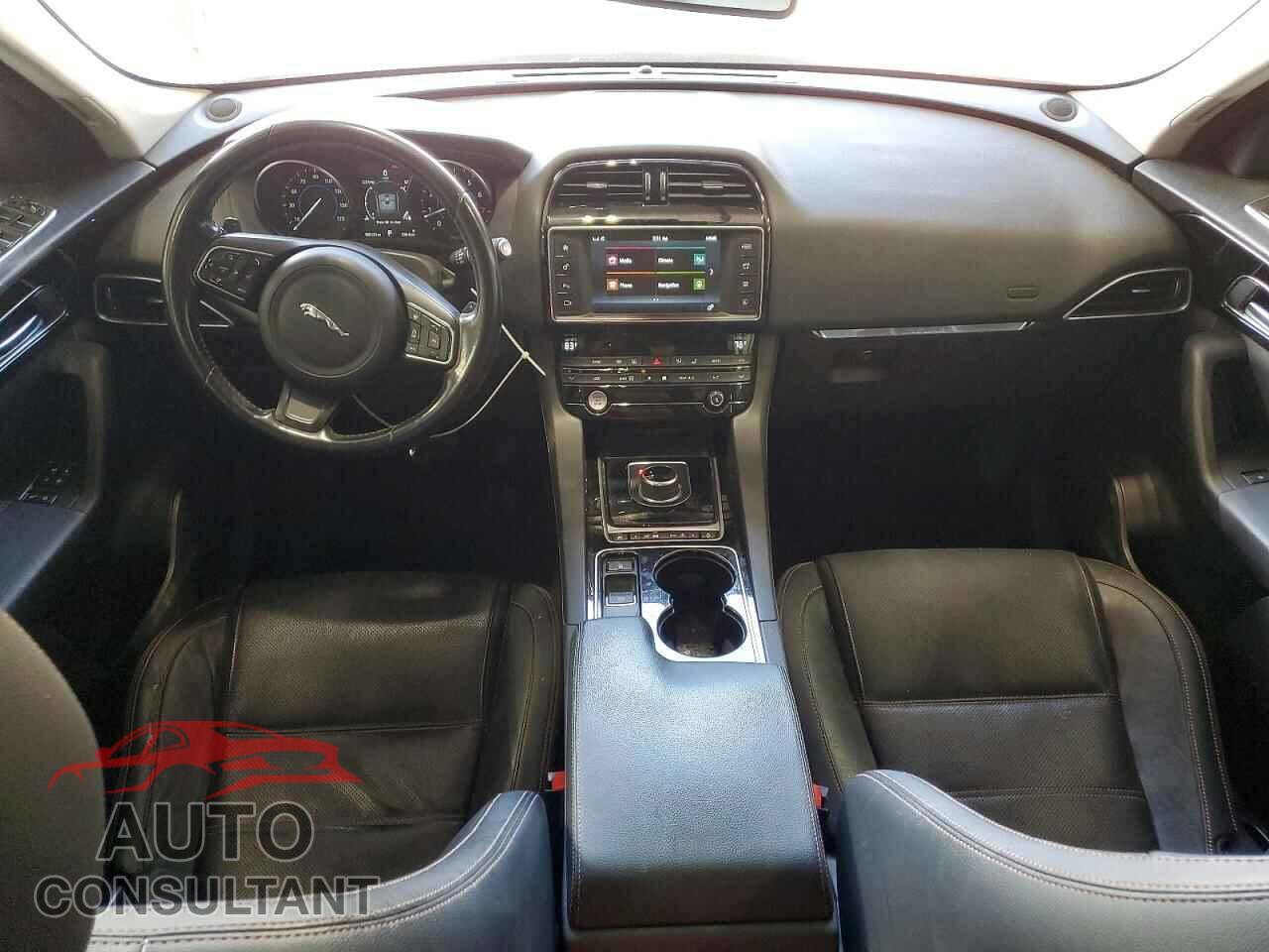 JAGUAR F-PACE 2017 - SADCK2BV7HA087093