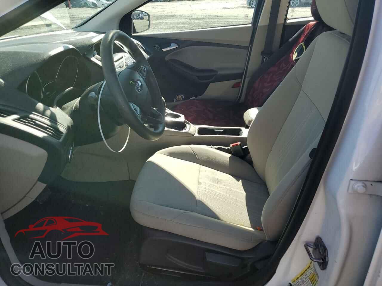 FORD FOCUS 2015 - 1FADP3F29FL224193
