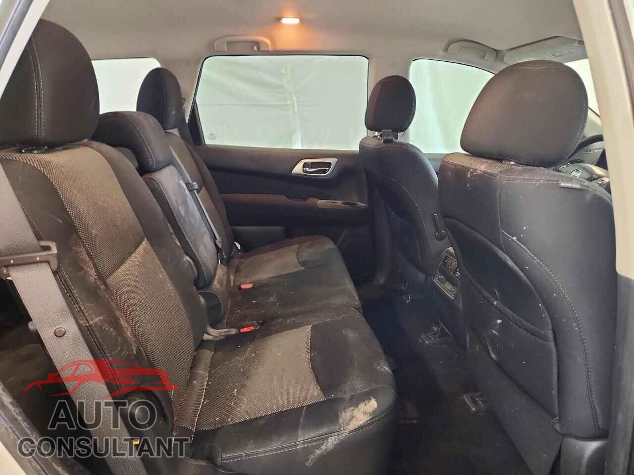NISSAN PATHFINDER 2017 - 5N1DR2MN1HC908357