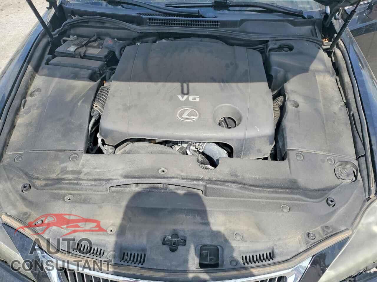 LEXUS IS 2012 - JTHCF5C25C5057855