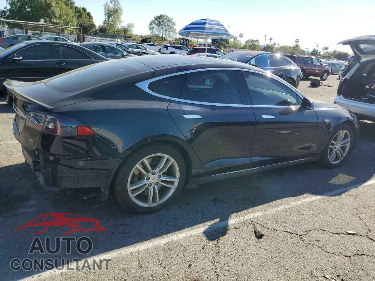 TESLA MODEL S 2013 - 5YJSA1CN9DFP15739