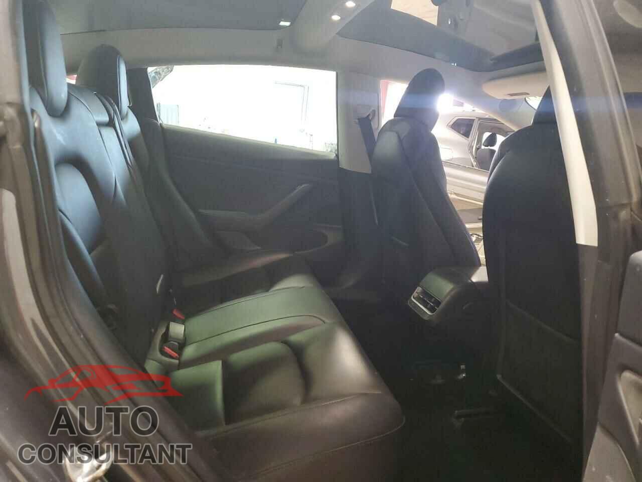 TESLA MODEL 3 2018 - 5YJ3E1EA8JF153556