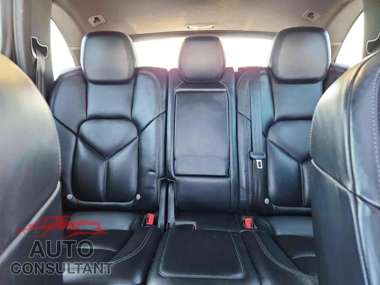 PORSCHE CAYENNE 2016 - WP1AA2A22GLA03261